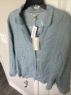 Tommy Bahama Powder Blue Linen Blend Button-Front Shirt